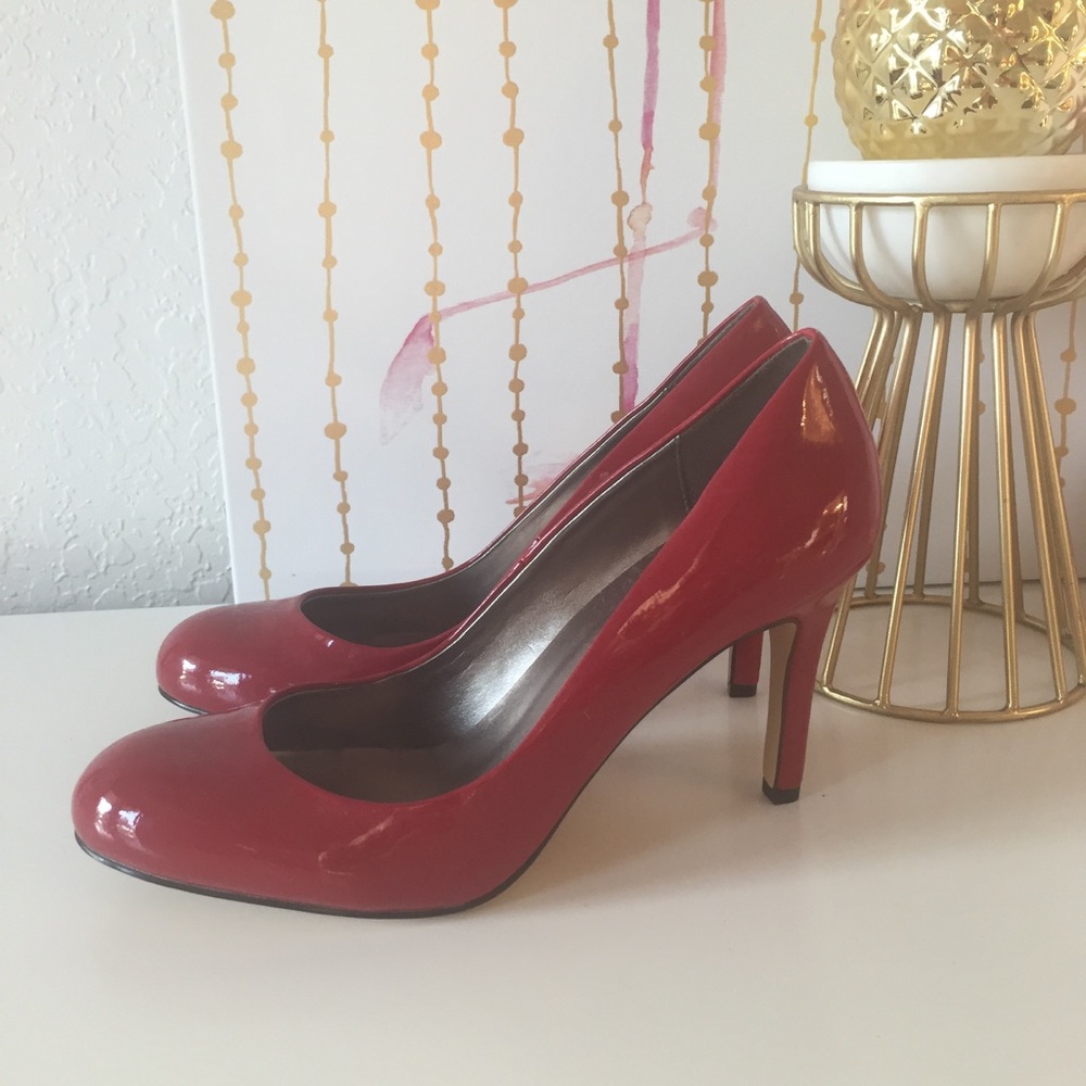 NWOT Red Patent Ann Taylor Heels